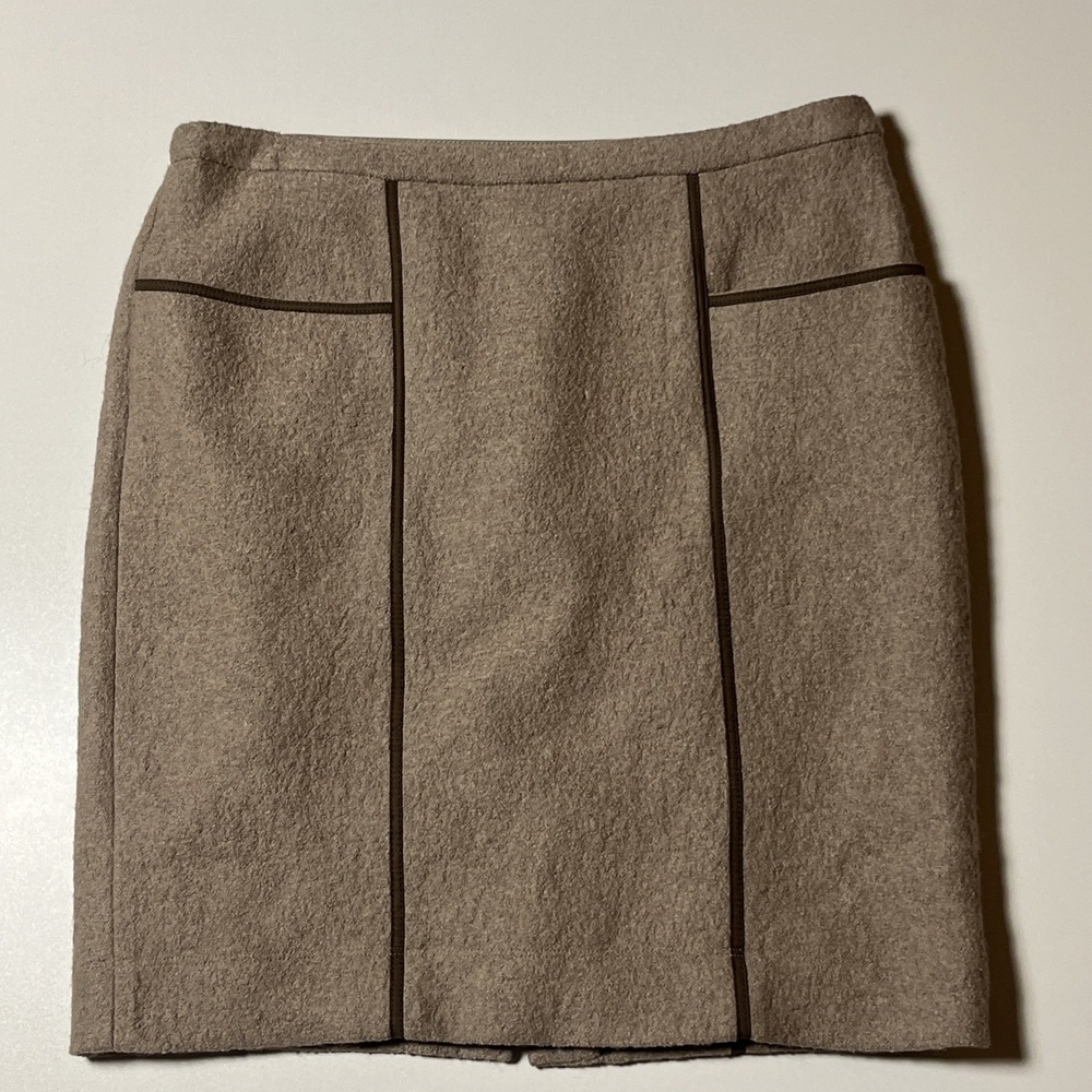 BCBG Maxazria Wool Blend Pencil Skirt Size L Brown Tweed Knee Length w/Pockets - Picture 2 of 7